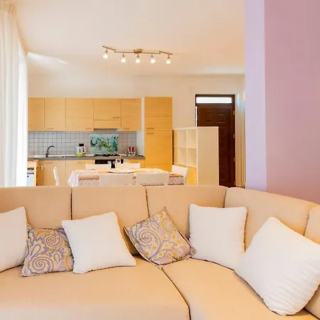 아파트 Guesthost - Two-levels With Balconies Near The *