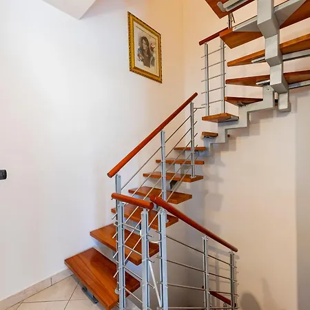 Guesthost - Two-levels With Balconies Near The 아파트 *