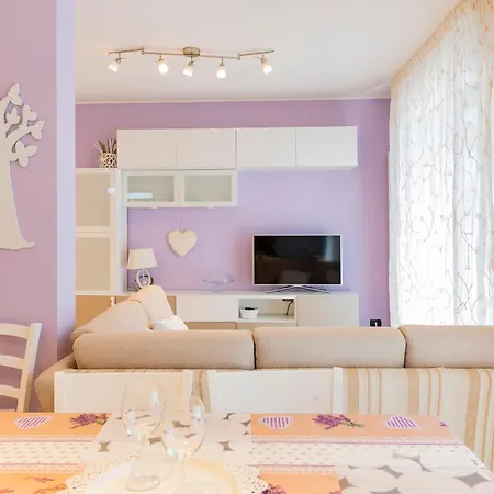 Guesthost - Two-levels With Balconies Near The Apartment Pescara