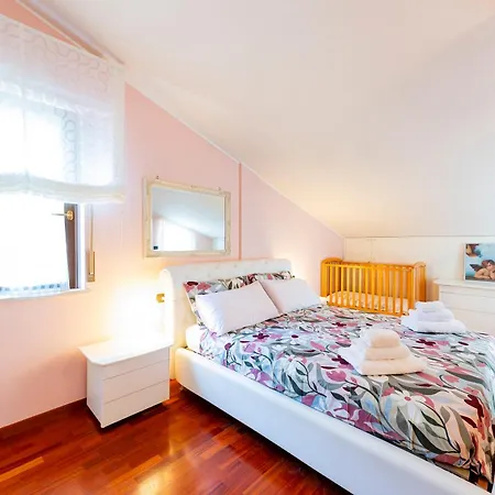 Guesthost - Two-levels With Balconies Near The Apartment Pescara