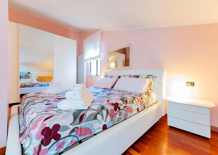 Apartmán Guesthost - Two-levels With Balconies Near The *