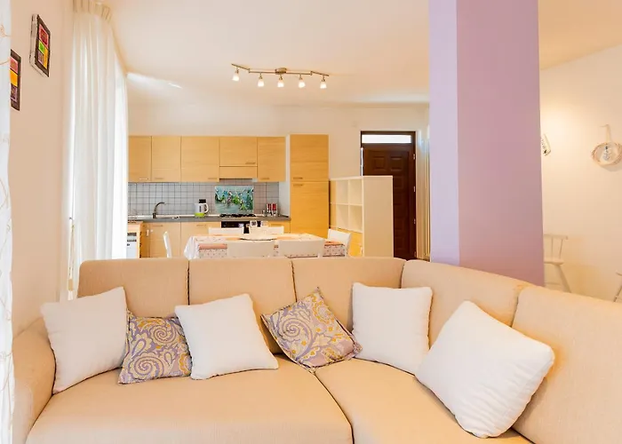 Apartmán Guesthost - Two-levels With Balconies Near The *