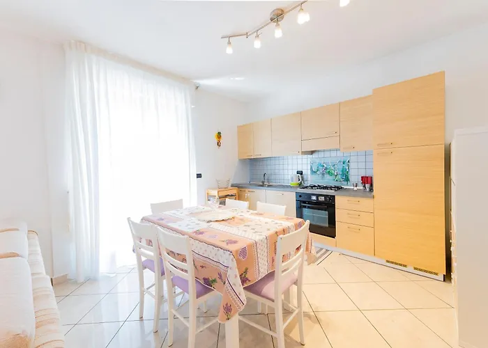 Apartmán Guesthost - Two-levels With Balconies Near The *