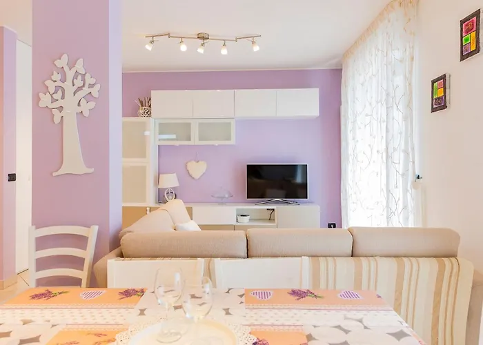 Guesthost - Two-levels With Balconies Near The Apartmán Pescara