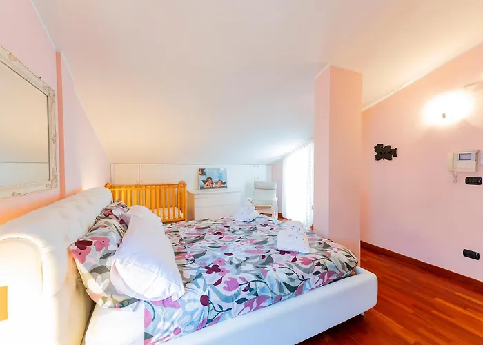 Guesthost - Two-levels With Balconies Near The Apartmán