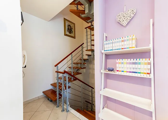 Guesthost - Two-levels With Balconies Near The