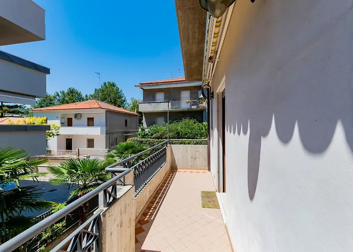 Apartmán Guesthost - Two-levels With Balconies Near The *