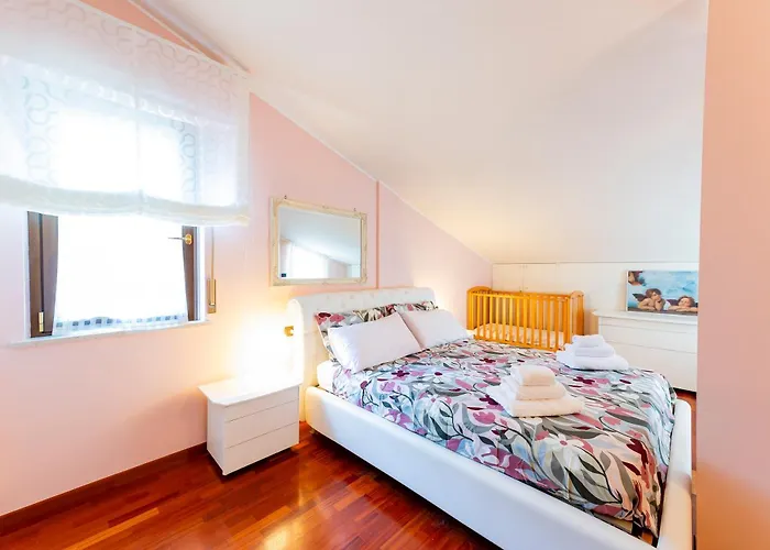 Guesthost - Two-levels With Balconies Near The Apartmán Pescara