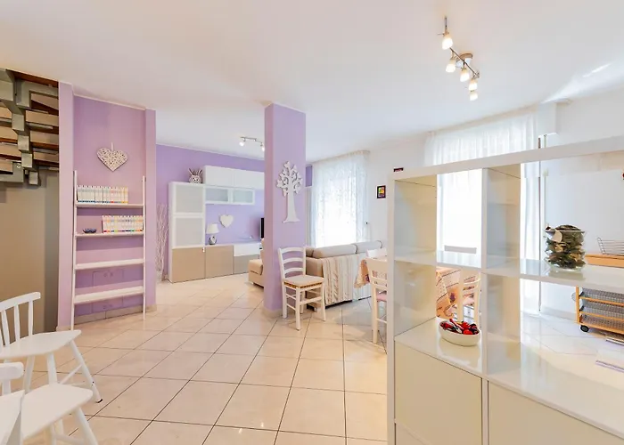 Guesthost - Two-levels With Balconies Near The