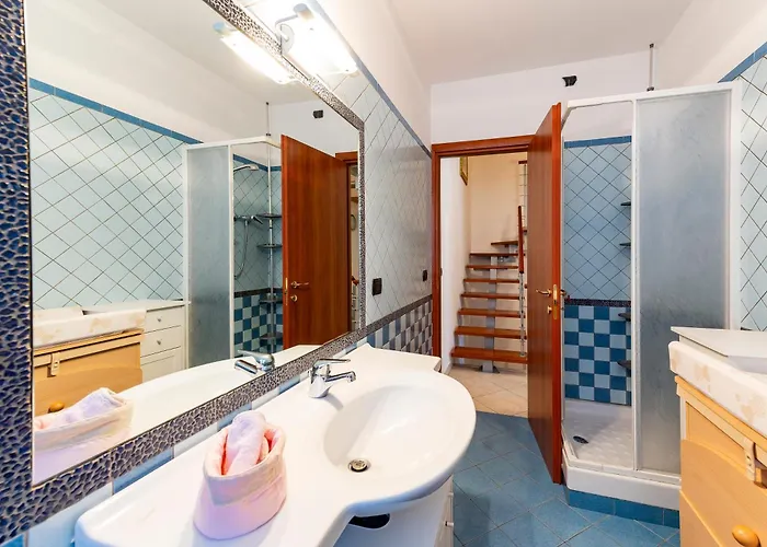 Guesthost - Two-levels With Balconies Near The