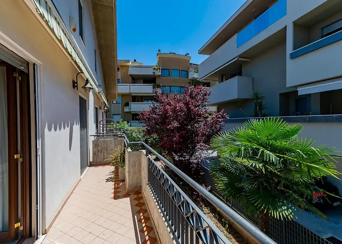 Apartmán Guesthost - Two-levels With Balconies Near The