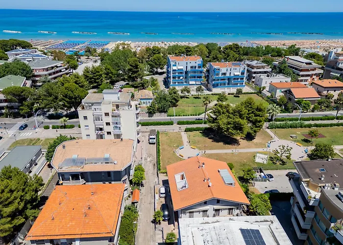 Guesthost - Two-levels With Balconies Near The Apartmán *